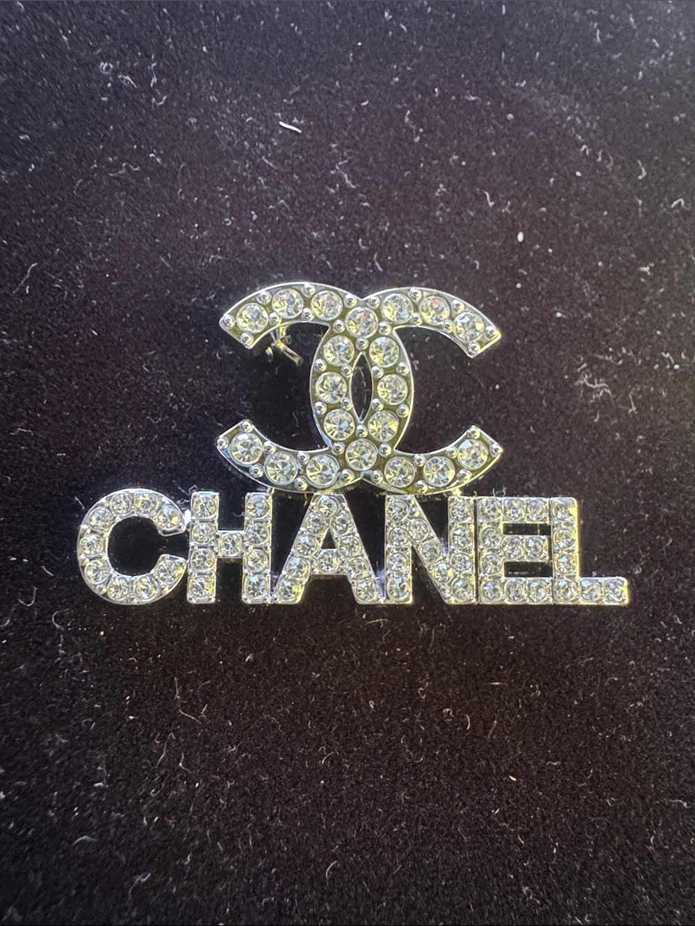 Brooch Clear Crystal Lettering Brooch - - Picture 2 of 4